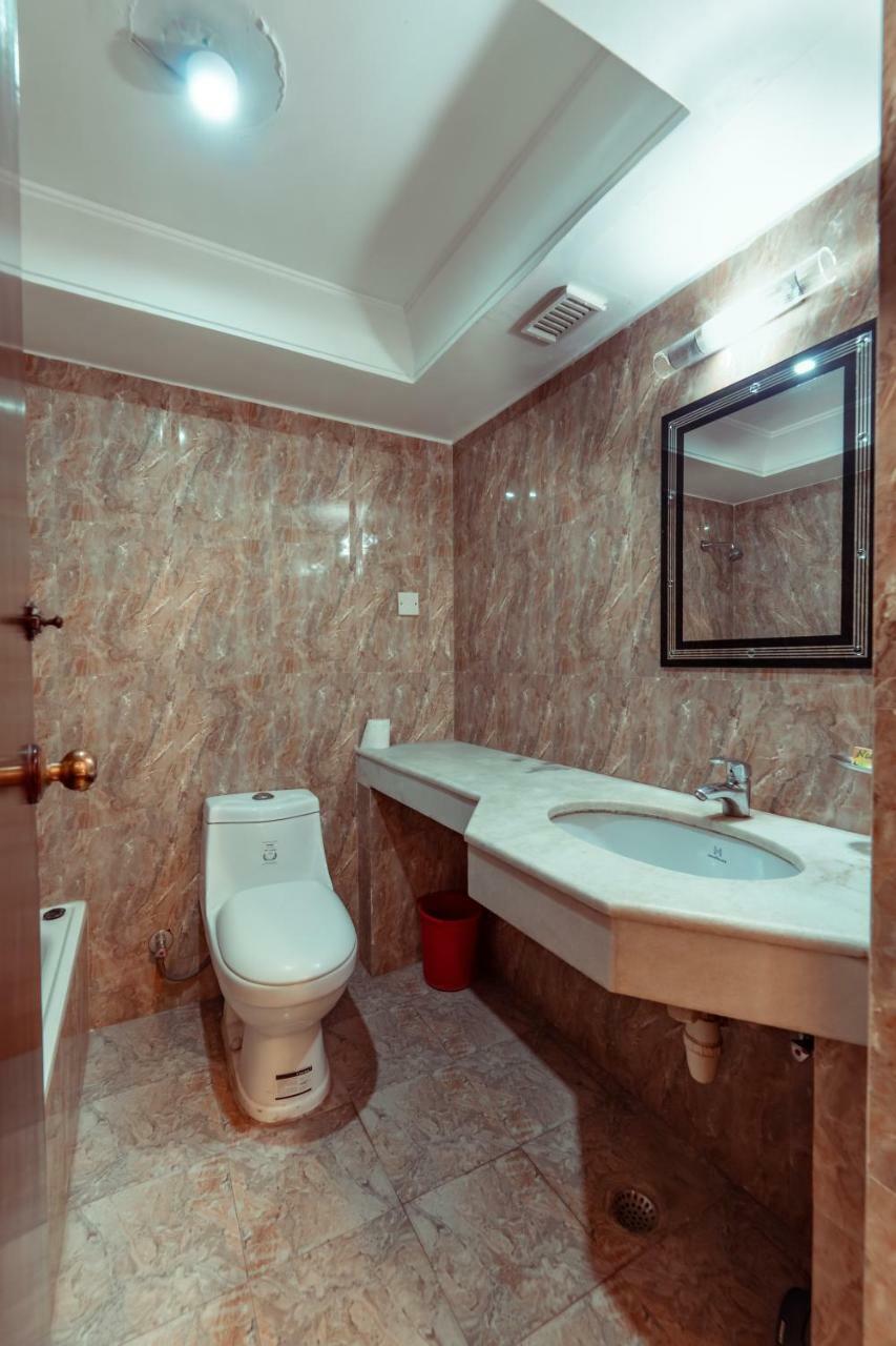 Skyline Hotel Катманду Екстериор снимка